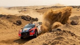 WRCサウジアラビア：パンク頻発の3日目、アドリアン・フルモーがマルティンス・セスクスに2.4秒差のトップ