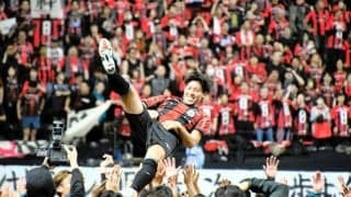 J2の北海道コンサが最終戦で快勝　引退の深井「監督として戻る」