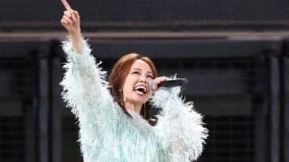 日韓OB戦に現れた“歌姫”に騒然「50歳に見えない」　変わらぬスタイル「なんだあの可愛さは」