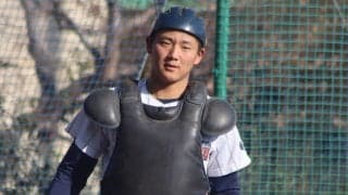 浦和学院が強豪・鶴岡東に快勝！プロ注目の超高校級捕手、左の強打者の活躍で変則サイドから点をもぎ取る【練習試合】