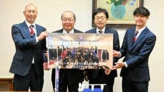 カターレ富山の主将ら、J2残留を知事に報告「サポーターの力が大」