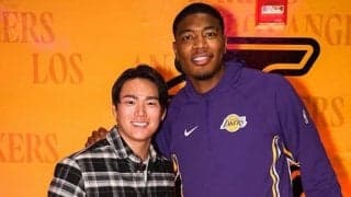 山本由伸の活躍が「すごく嬉しかった」　LAの“盟友”も祝福…ユニ贈呈のサプライズも