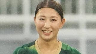 ｢美人すぎるて｣なでしこMF塩越柚歩、ミャンマー遠征オフショに横浜の夜景輝く“彼氏目線ショット”も公開