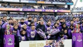 サンフレ最終戦勝利　4位で今季終了　退任監督のリーグ最終戦に花