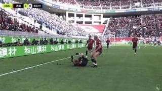 芝がえぐれた！J1得点王に笑劇アクシデント「環境破壊」「まったく滑ってない」鹿島FWの膝スライディング大失敗が脚光「田中碧に習おう」