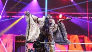 「可愛すぎる」本当に悪役？ 人気日本人女子レスラーのお茶目な“仕草”にファンメロメロ…カメラに向かって“どアップ”ではしゃぐ