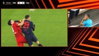 鼻から大量流血…「肘を振ってる」超危険エルボーで一発退場「なんで笑ってる？」「今大会終了だな」22歳FWに批判殺到