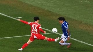 「ありえない判定だ！」日本代表MFが“誤審”の被害？ハンド＆チャレンジをめぐって指揮官が激怒した瞬間