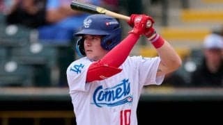 ドジャースと契約も“副業”で小遣い稼ぎ　40人枠入りも…27歳新人が過ごすオフ