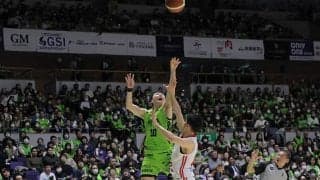 富永啓生が圧巻“4点プレー”を披露…高火力なオフェンスで富山を圧倒した北海道が11連勝目