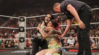 「最高すぎる」日本でも人気の“最恐”美女レスラーが「ばーか、ばーか！」日本語で敵を煽りまくる“仲良し動画”が話題に