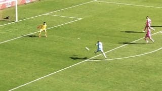 “黄金の左”を炸裂！本田圭佑が「ガチすぎる」「まったく遠慮なし笑」主役・柿谷曜一朗も驚愕のダイレクトボレー「威力がすごい」