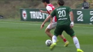 「レベルが違う」中村敬斗、華麗なターンで翻弄→DF2枚の間を通す絶妙スルーパス「上手すぎて何回もリプレイ」卓越テクで相手守備陣を切り裂いた瞬間