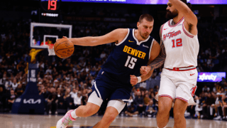 ナゲッツが延長突入の大激戦を制しロケッツ撃破…両チームのセンターがトリプルダブル達成