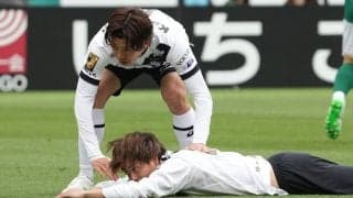 ｢決定的チャンスを防がれ、天を仰ぐ…｣世界中のサッカー中継で流れる｢お馴染みの映像｣【｢シュートを外した後のストライカー｣のあるべき姿】(1)