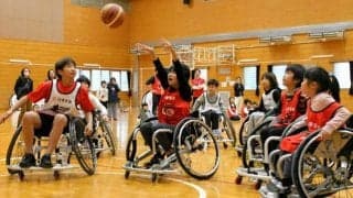 車いすバスケを小学生が体験　千葉・松戸