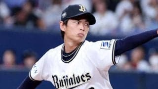 流し目…思わず“ゴクリ”「ドンズバ過ぎ」　さりげないこだわり、イケメン右腕に悶絶