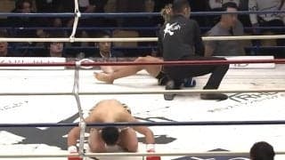 左ハイで衝撃KOも直後に土下座 異例の光景 「ちょっと記憶が飛んでる」劇的結末も「これは気まずい」複雑な反響