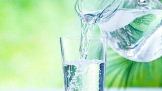 立ち仕事のむくみを解消！取り入れたい習慣を解説！