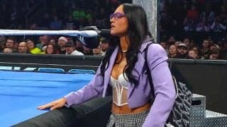 美人秘書レスラー、“行き過ぎた”行為にレフェリー驚き 試合後にリング上で“まさか”の振る舞い