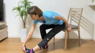 仕事や家事の合間に！座りながらできる３分ストレッチ