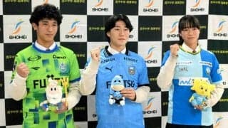 埼玉・昌平高サッカー部男女3選手がプロへ　同校で会見、抱負語る
