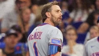 口聞かぬ主力…また消えた“タイトルホルダー”　金満球団に嘆き節「史上最悪のチーム解体」