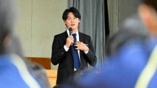 「本当の努力」が生んだボレーシュート　李忠成さんが母校で語った