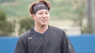 白ドレスの妻が「美しいぃぃ」　オリ23歳と顔寄せ合い…激アツ抱擁に「私までニヤニヤ」