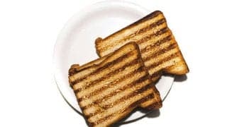 朝食は食べたほうがいいのか、抜いた方がいいのか？医師の観点・意見