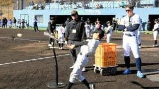 地元の星、オリックス・杉本選手に学ぶ野球教室　徳島県阿南市で開催
