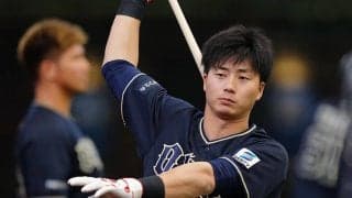 “No.1イケメン”の色気にファン悶絶「ヤバすぎる」　貴重なスーツに「何のご褒美」