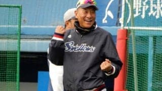 「ヤクルトがどうして強くなったか」--“関根－野村”の流れを知る池山隆寛監督は「一番わかっている」燕の元名参謀が込めた期待