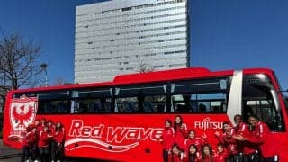 富士通レッドウェーブが特製チームバス導入「本当にうれしい」町田＆宮澤は決意新た