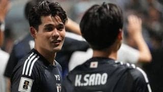 ｢佐野航大思った以上に香川信者だな｣欧州市場注目の22歳日本代表MFが“憧れの先輩”とサプライズ初対面！｢一生忘れない思い出｣のランチ会も！｢反応可愛いすぎる｣