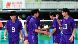 東洋高が柳田将洋ら“春高優勝”時のユニフォームを復刻して着用。「感慨深いものがありました」と同期の小林将也監督