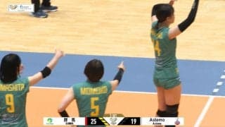 「触ってないって」女子バレー、全力アピールに審判思わずニッコリ チャレンジでの珍しい一コマ