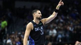 通算900試合出場を果たしたクレイ・トンプソン「自分がまだプレーできていることに感謝」