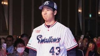 推しアイドルは「常に全力」　燕新人が“愛”爆発…グッズ持参で「照れてるのカワイイ」