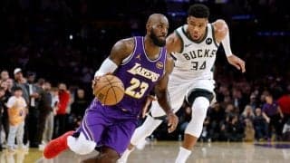 約3年ぶりの直接対決…レブロンを封じ込めたヤニス「今日が最後だったかも知れない」