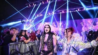 「最高の笑顔」タイトル奪取の日本人女子が相棒と万感セルフィー！人気者タッグの“ドアップ”2ショットに祝福殺到