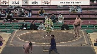 「親方退場は初めて見た」初場所でアクシデント 土俵下の審判に力士が… その後再入場に「おかえりなさい」「戻ってきてよかった」安堵の声