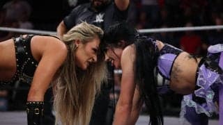 何が起こった？ ホラー系女子レスラー、まさかの“側転フィニッシャー”にファン騒然…相手を担いで「グルン！」の衝撃技