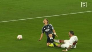 「削られた…」堂安律、“危険タックル”被害で絶叫！「痛そうすぎる」「まじ怪我だけはせんでくれ」ファン悲鳴のワンシーン