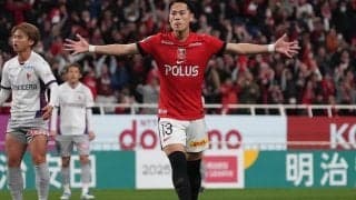 浦和MF渡邊凌磨の元“おはガール”妻、メリハリスタイル際立つレギンス姿でペット同伴ジムでの“トレーニング初め”を報告