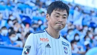 ｢ゴールおじさんマン笑｣40歳でJ3琉球に加入した元日本代表DFが子どもたちを前に“変身”新キャラクター誕生!?｢何処へ行ってもすぐ人気者｣｢この移籍は大正解だよ｣