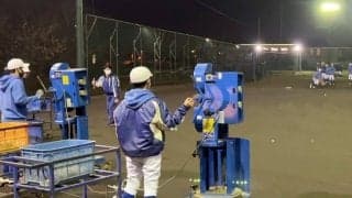 生きたノックより効果的？　ゴロ捕球上達の“最短距離”…全国V5のマシン守備練習
