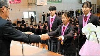 高校女子サッカー全国初制覇の柳ケ浦　報告会で主将「史上最強世代」