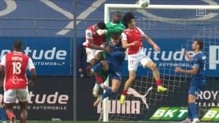 レベチ！中村敬斗、圧巻の垂直ジャンプヘッド弾炸裂「2部にいてはいけない」「根性みせてるな」今季8点目にファン歓喜