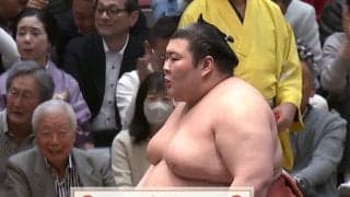 熱海富士、大量懸賞を“チラ見”して思わずニッコリ 初の金星に感情“ダダ漏れ”な瞬間「あたみん嬉しそうw」